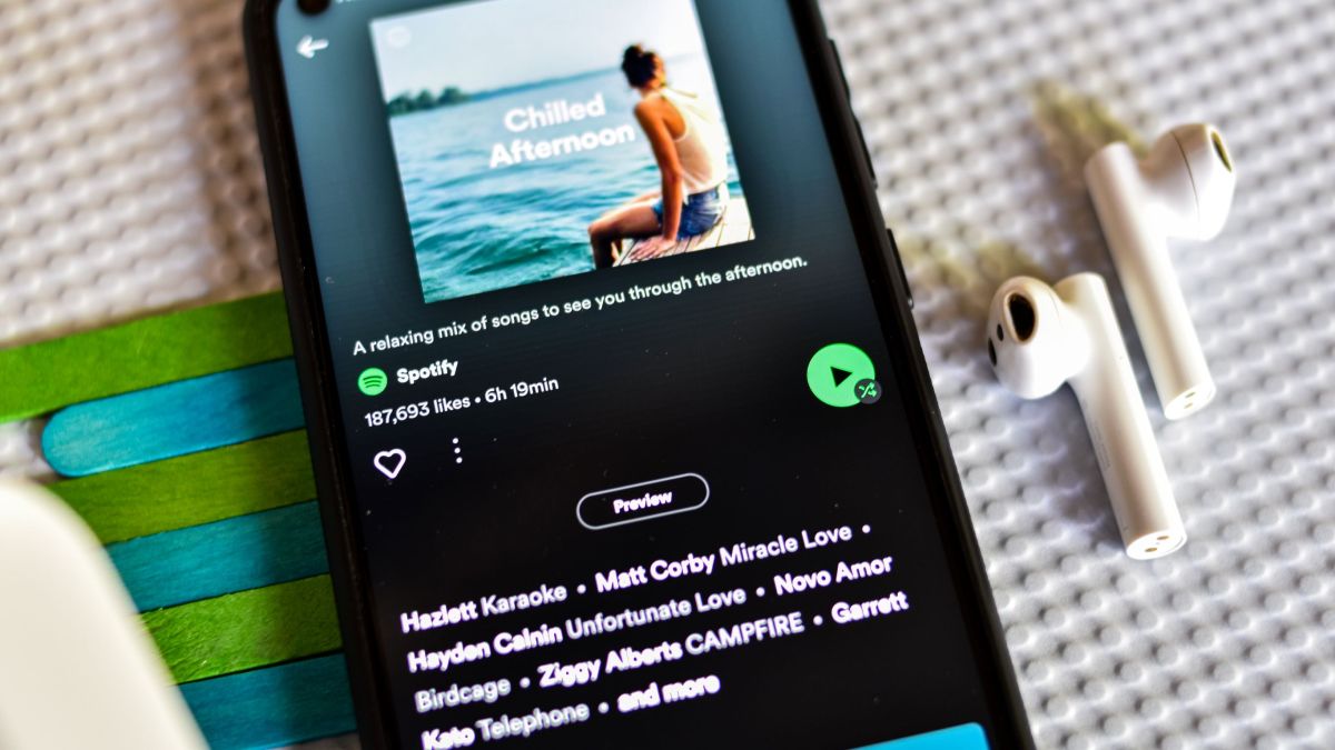 Spotify wants your voice as it tests new audio reactions for playlists