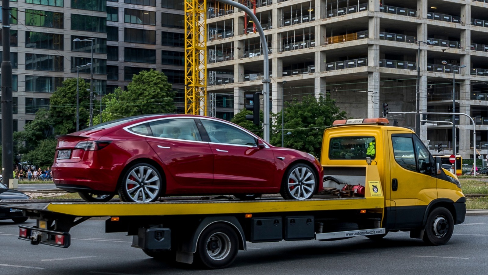 Here’s What Tesla Roadside Assistance Actually Covers (And What It Doesn’t)
