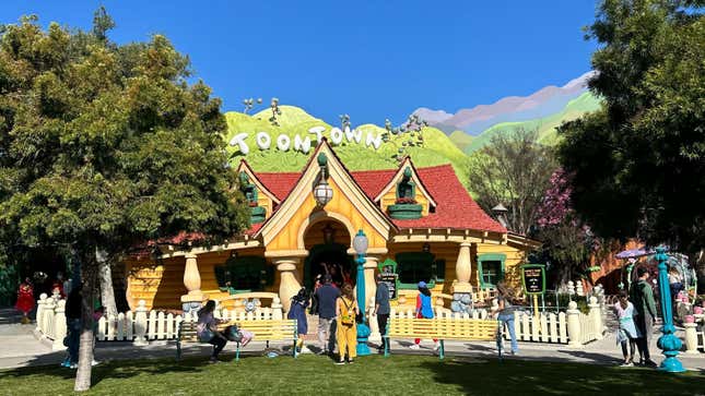 Disneyland’s New Toontown Welcomes Families and Kids at Heart
