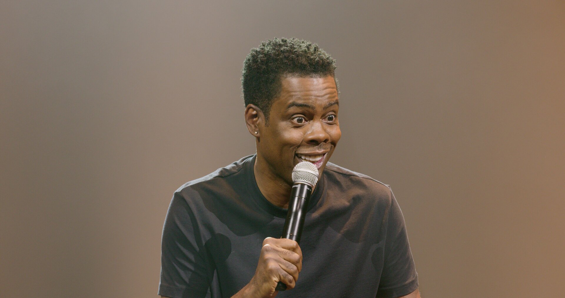 Netflix should put SNL out of its misery by following the Chris Rock special with more live comedy