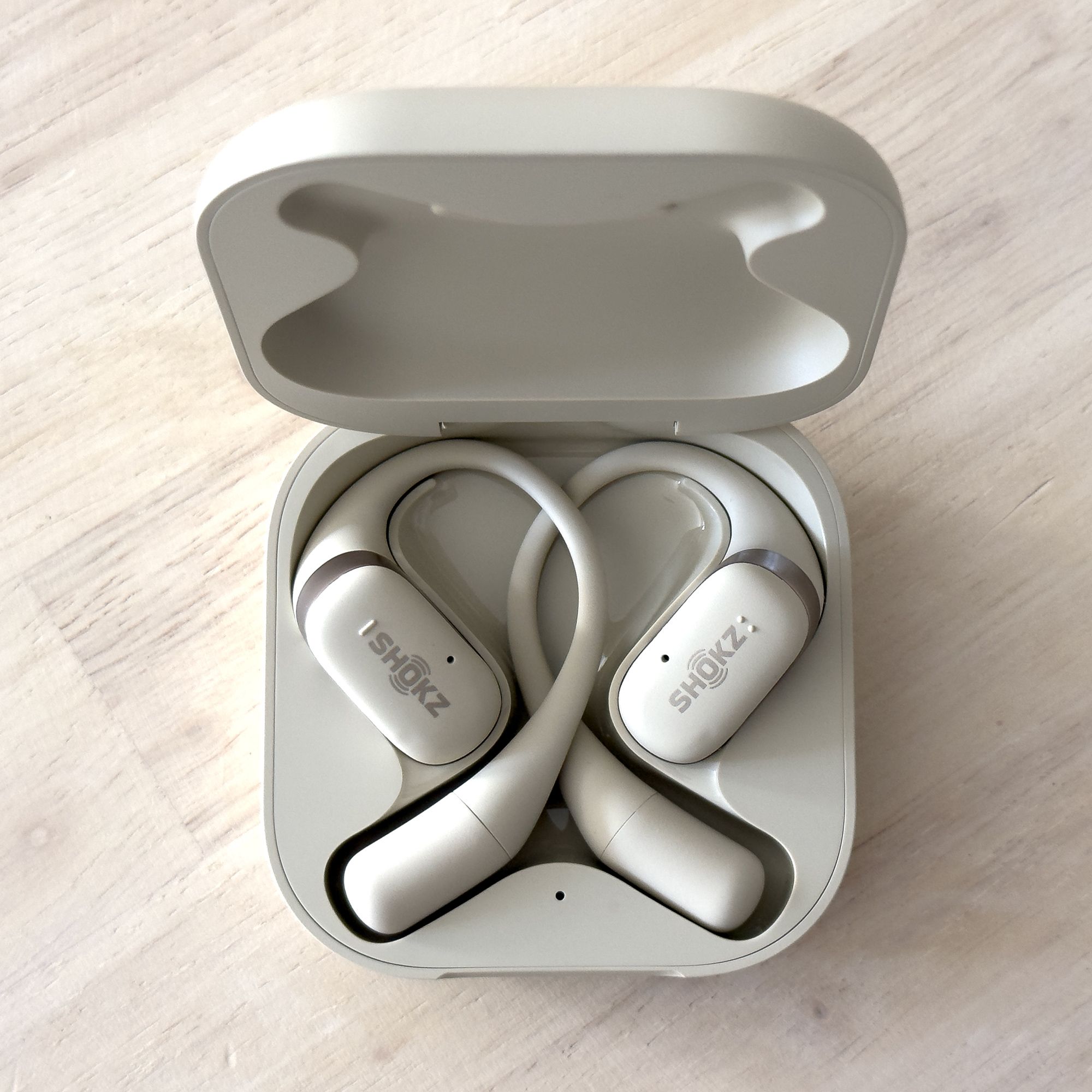 Evaluation of the Soundcore AeroFit 2: A Robust Competitor in the Open-Ear Headphone Sector