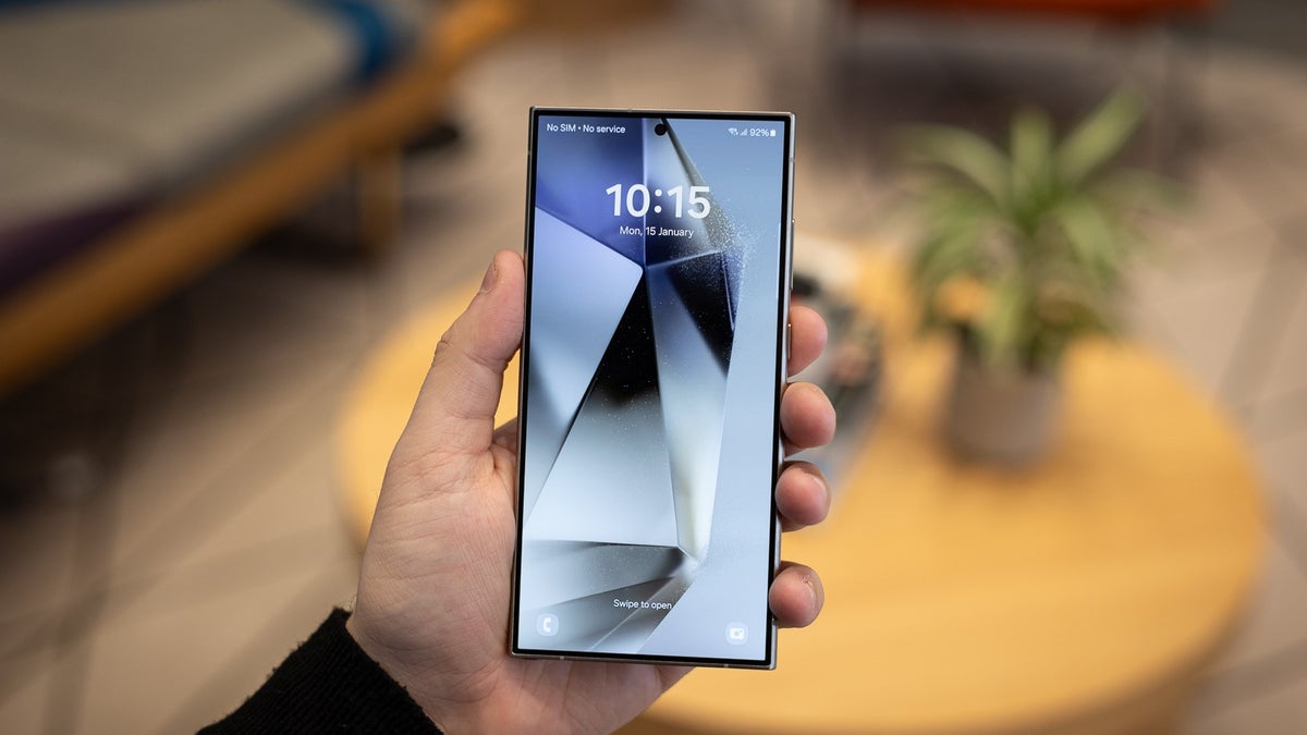 Final Opportunity to Save as Much as $450 on Top-Tier Samsung Phone at Best Buy Outlet Sale This Weekend