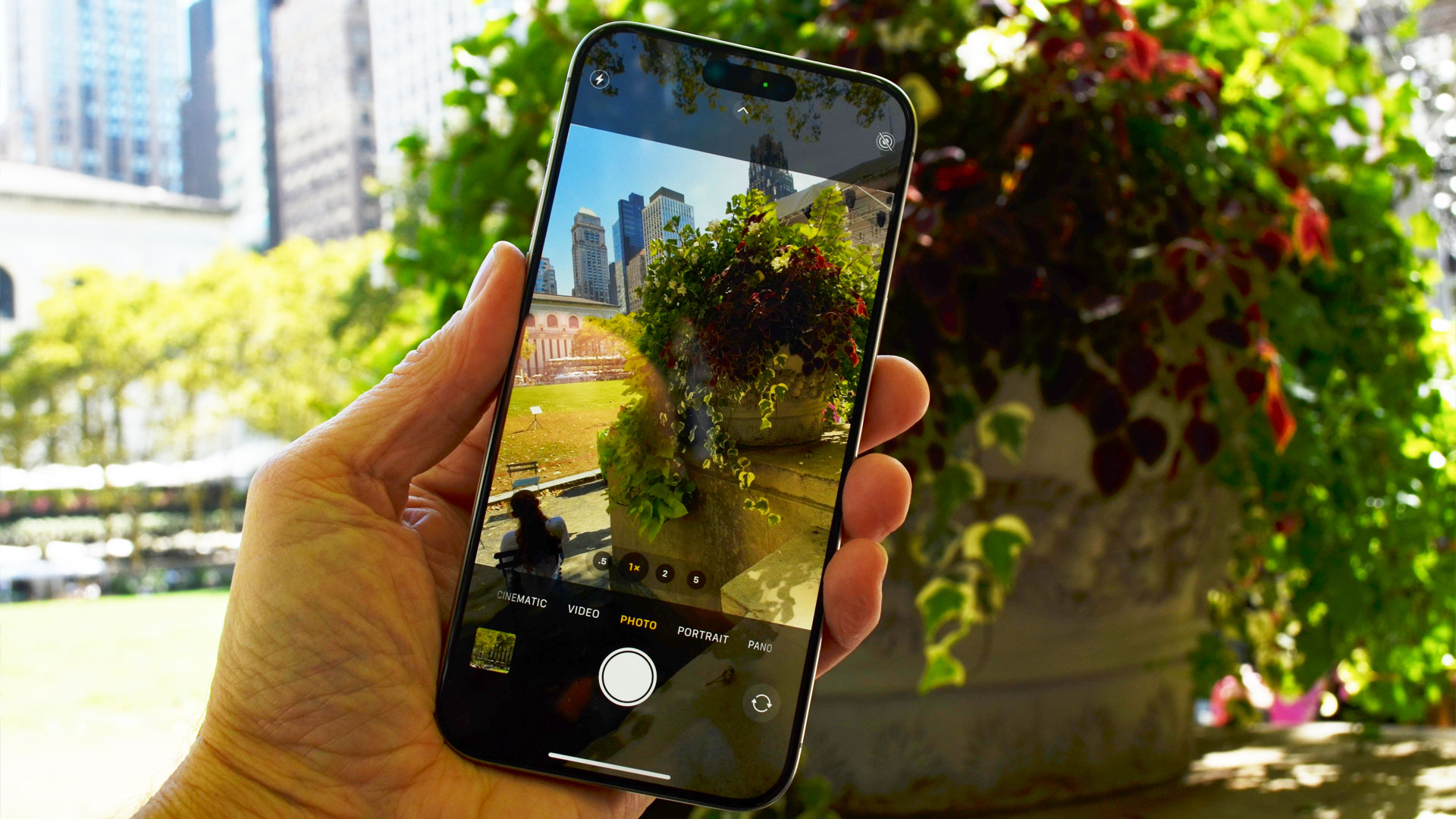 iOS 26.1 Brings Background Photo Backup Support for Third-Party Applications
