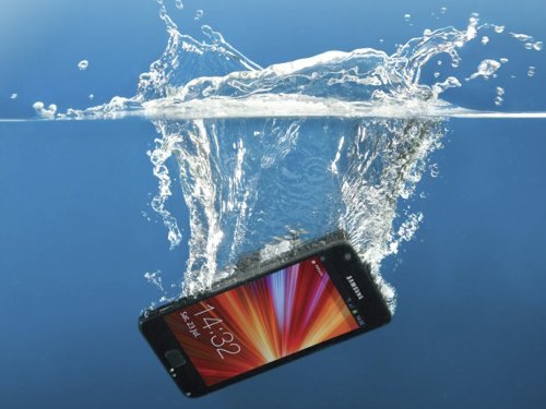 Is the Samsung Galaxy S26 resistant to water?
