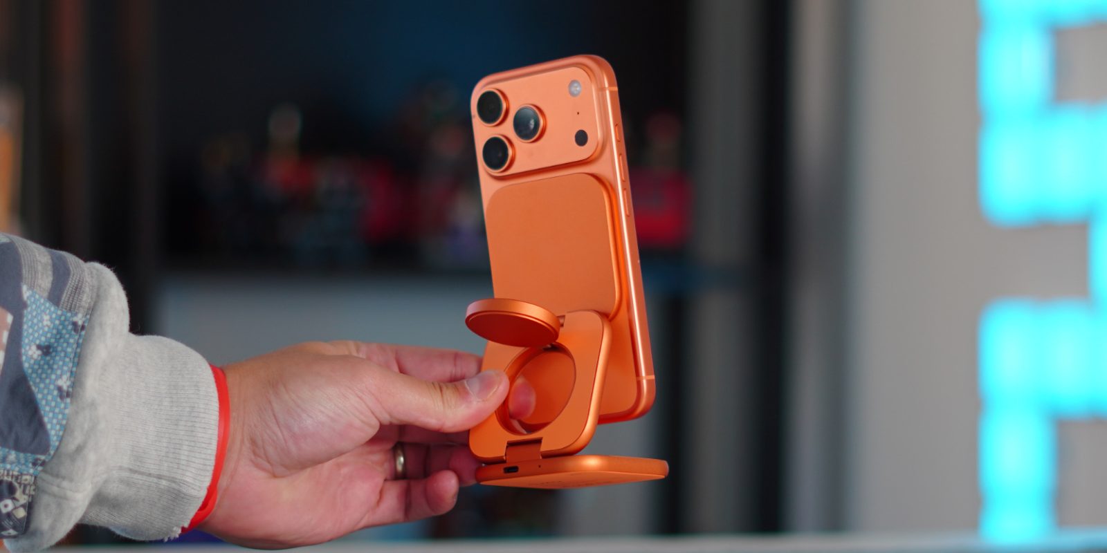 Kuxiu’s X40 Turbo Unveils Cosmic Orange Color Variant and Offers 25W Qi2.2 Charging [Hands-on Review]