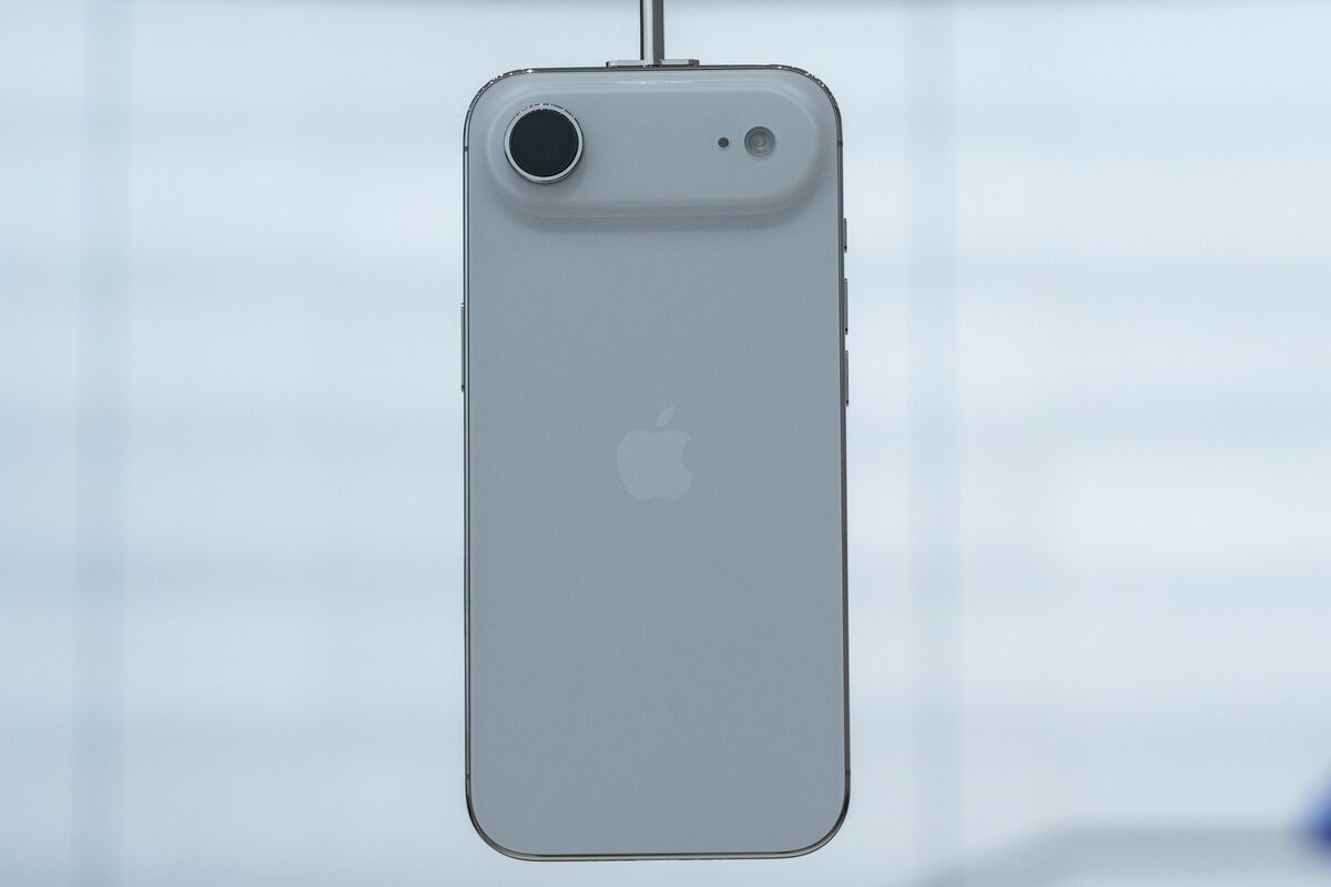 Meta Employs Apple’s Recently Assigned Leader for AI Search Initiative