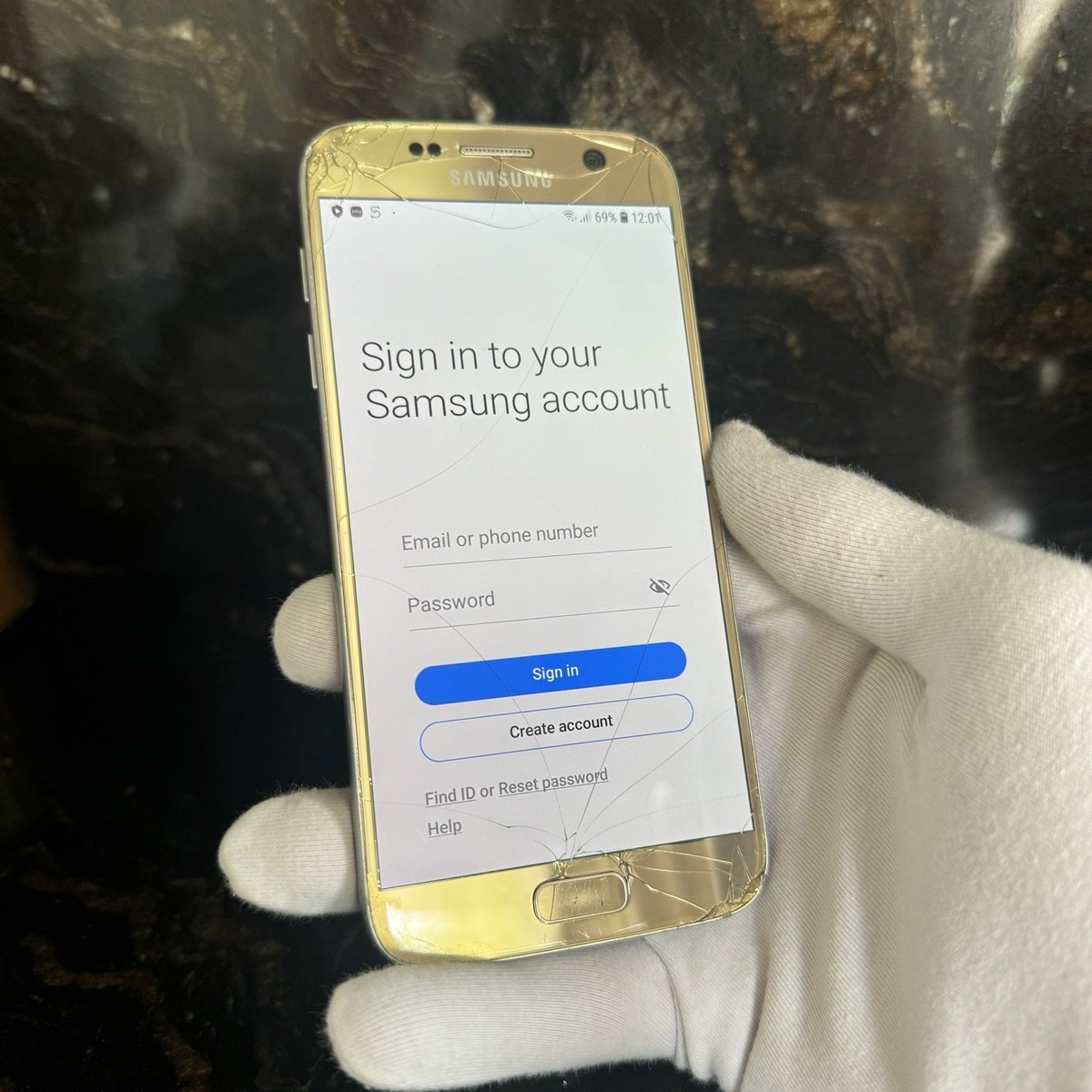 The Quantity of Gold Found in Your Smartphone