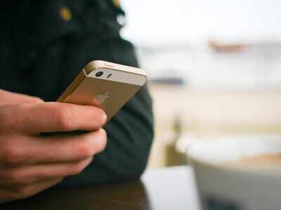 9to5Mac Daily: November 3, 2025 – Insights on Fresh Siri Speculations and More Updates