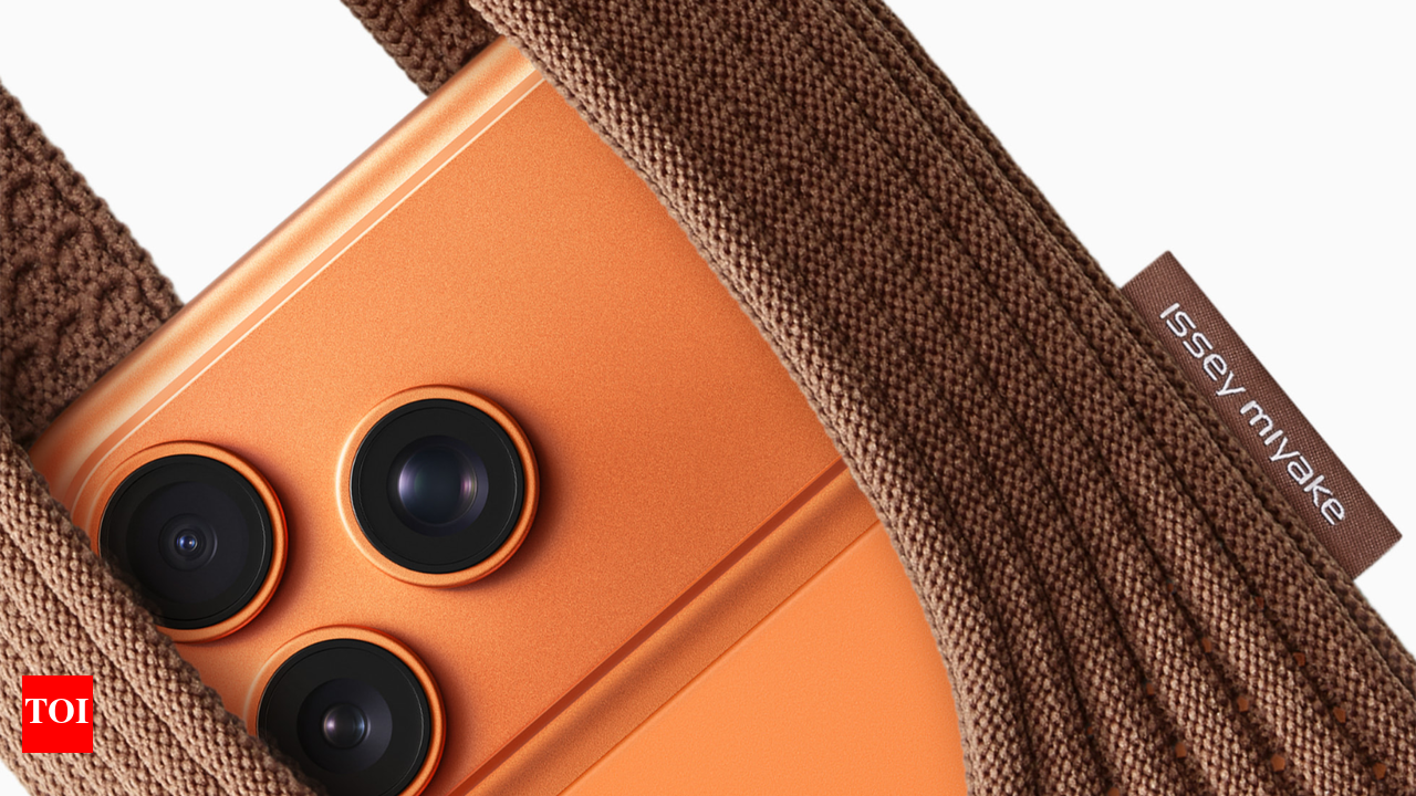 Apple Watch Redesign Postponed to 2028 or Beyond