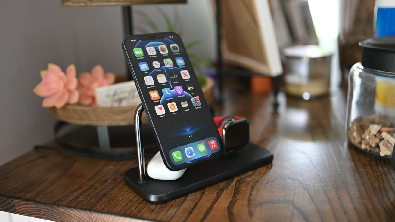Best MagSafe Stands for iPhone Offered at Almost $100 Off for Black Friday