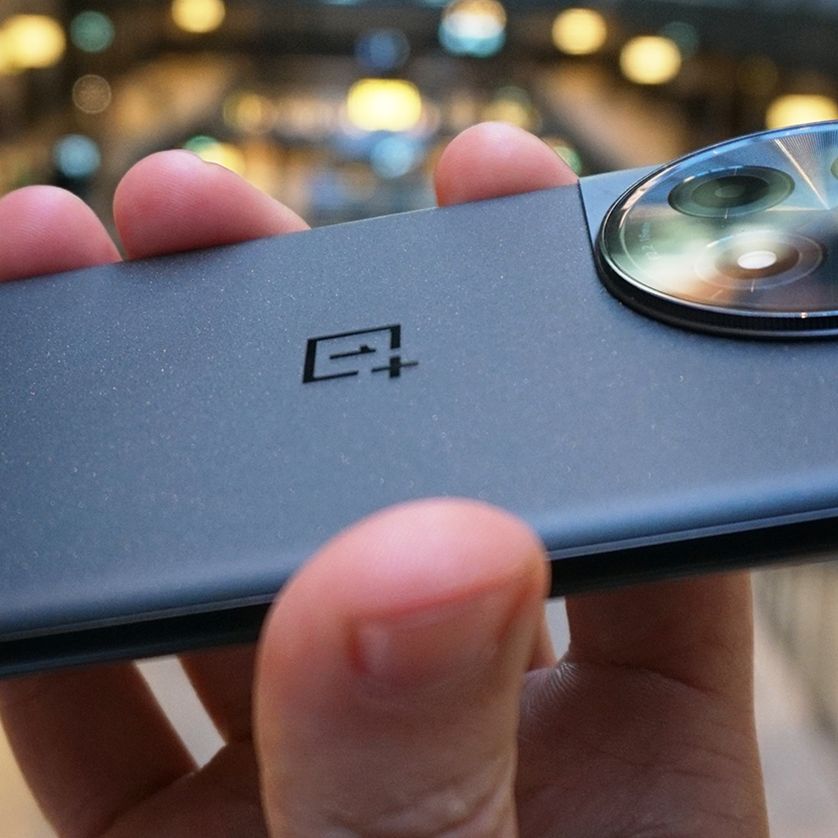 Comparison of OnePlus 15 and OnePlus 12: Assessing the Requirement for a Change