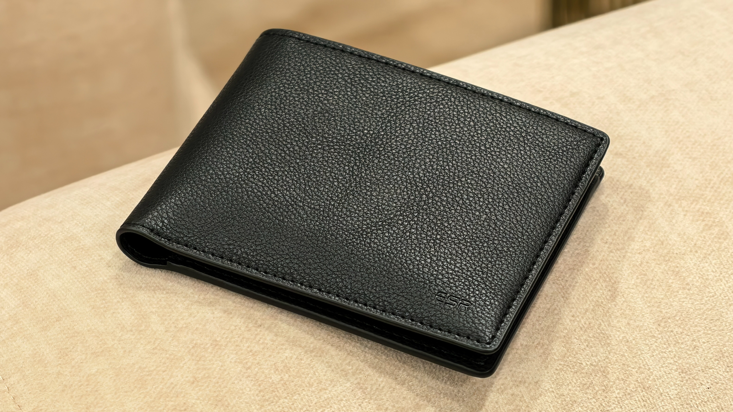 "Highly Rated RFID Wallet featuring Find My Option Reaches Lowest Price This Black Friday"
