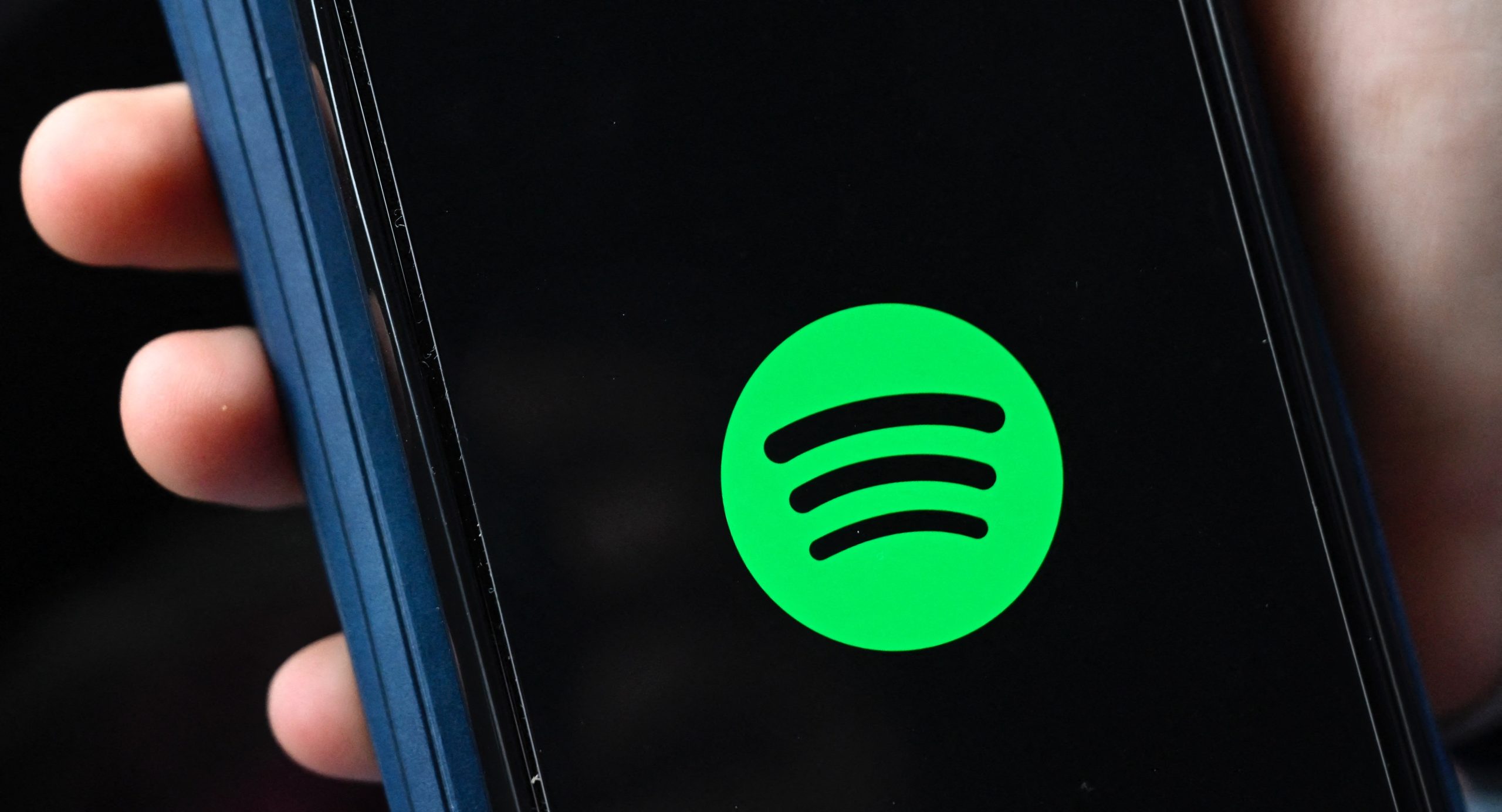 Spotify Launches AI-Powered Audiobook Summaries on iOS and Improves Playlist Shuffle Capabilities