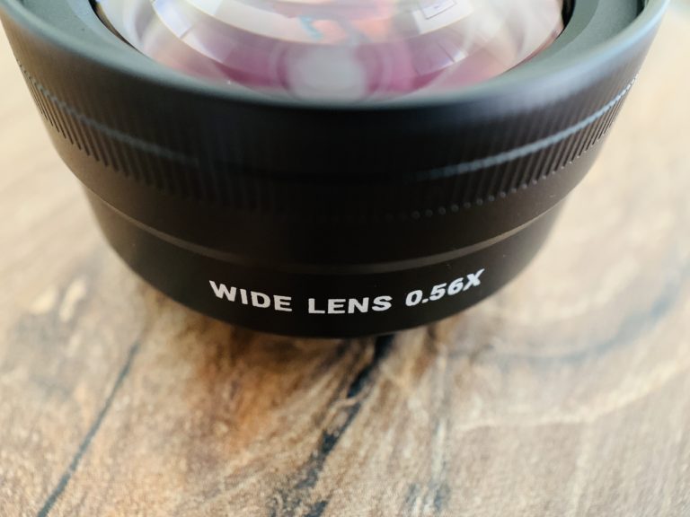 The Sandmarc 2x Telephoto Lens Improves iPhone Portrait Photography