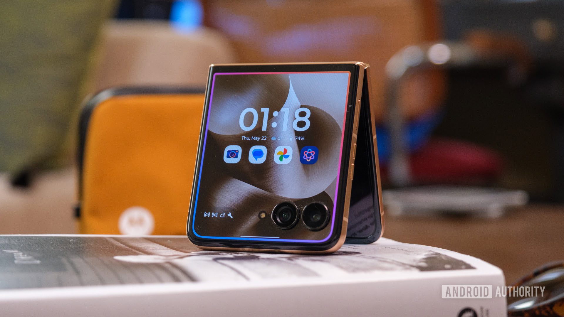 Top 5 Motives to Purchase Flip Phones such as Motorola Razr and Galaxy Z Flip this Black Friday