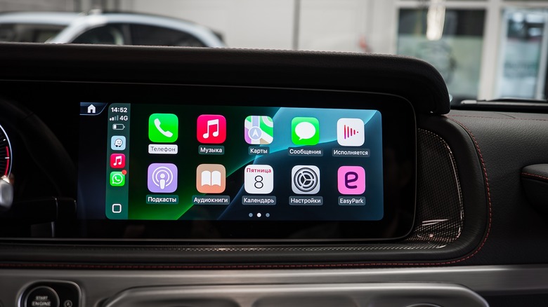 Uncover 5 Obscure Free Apple CarPlay Applications for iPhone