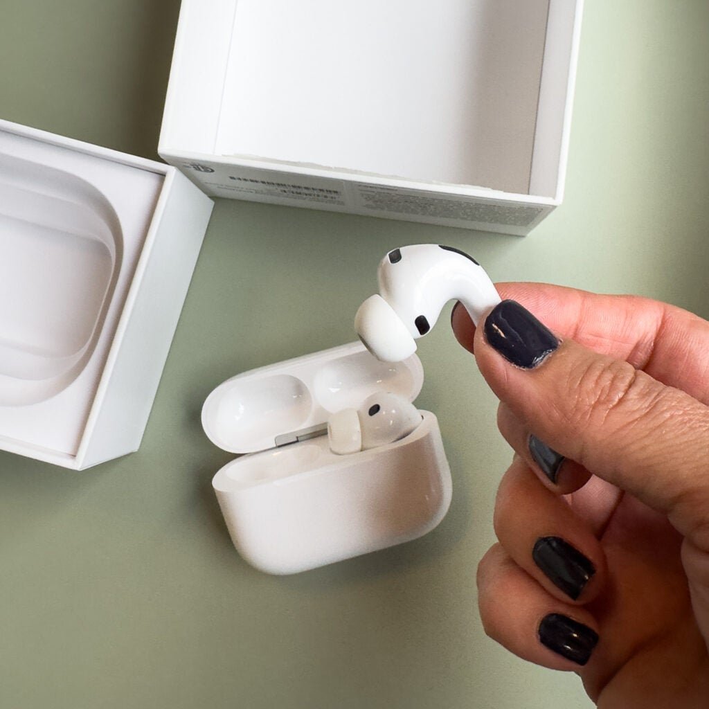 A Comprehensive Evaluation of the AirPods Pro 3 Following Three Months of Usage