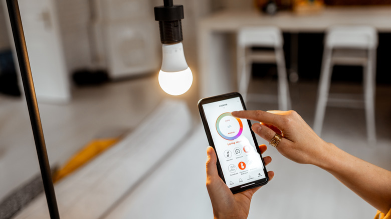 Individual setting the color of a smart light bulb