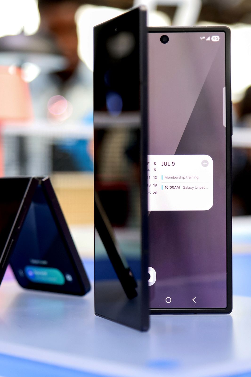 Comparison of Samsung Galaxy Z TriFold and Huawei Mate XTs: Analyzing the Attributes of Two Trifolding Devices