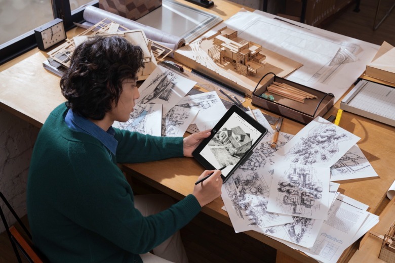 Using the TCL Note A1 NXTPAPER for sketching.