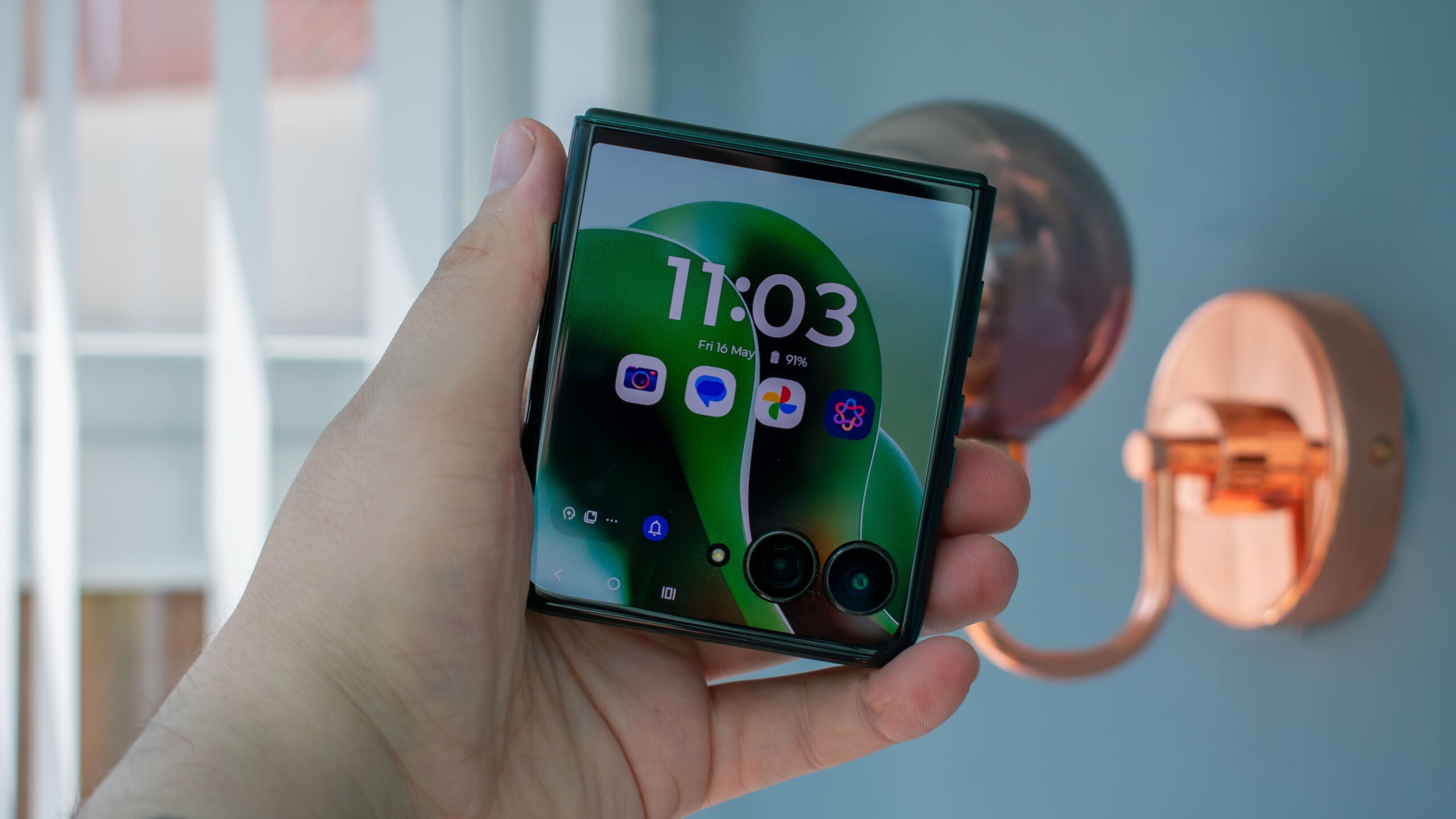 Images that have surfaced hint that the Motorola Edge 70 Ultra is targeting the high-end market.