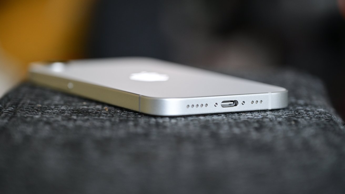 Leaked Information Leads to Apple Lawsuit Revealing iPhone Fold Concept