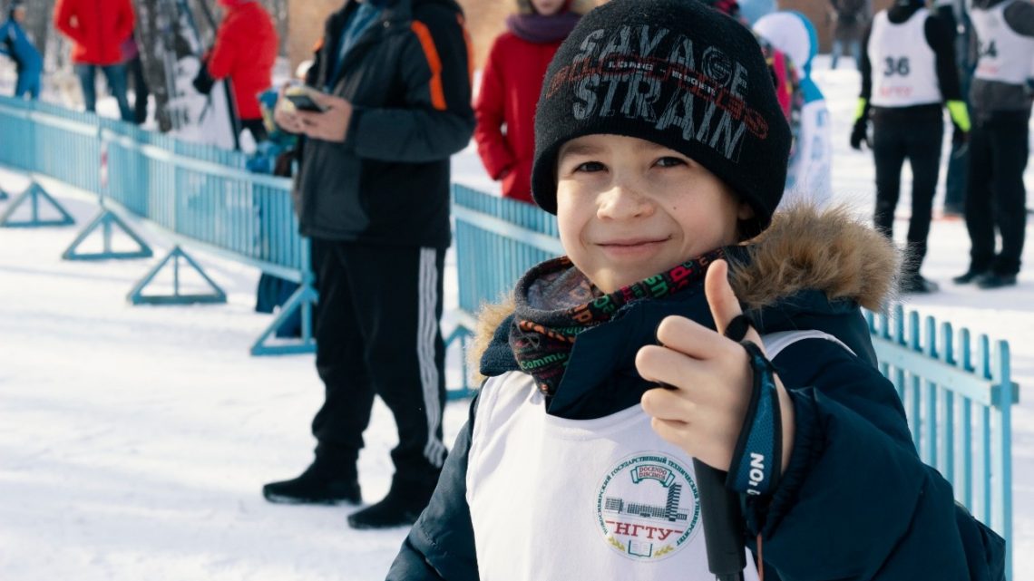 Leakers Challenge iPhone 17e Screen Design as Notch Rumors Reemerge