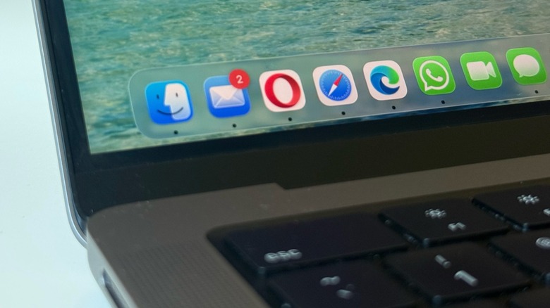 macOS Tahoe's new Liquid Glass dock on M1 MacBook Pro