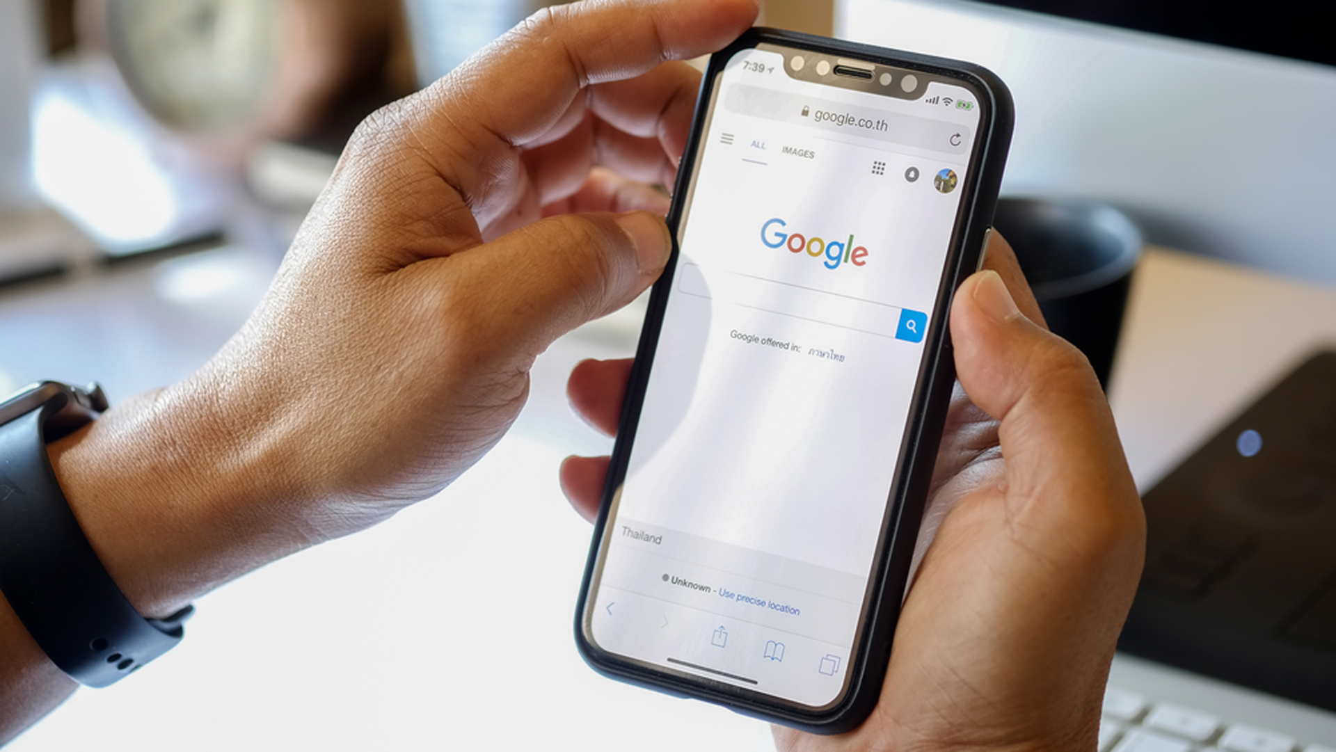 Apple Chooses Google's Gemini to Improve Siri in 2023