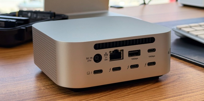 Satechi's latest Premium CubeDock on a desk showcasing ports