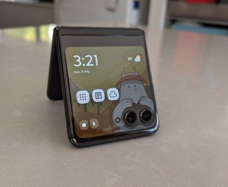 Motorola Introduces the Razr Fold: A Fresh Competitor to Samsung's Foldable Smartphones