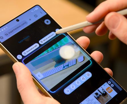 New Android Flagship Includes AI with Specialized Button, AI Assistants, and On-Screen Activities