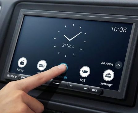 Top 4 Highly Rated Portable Apple CarPlay Devices Up for Sale