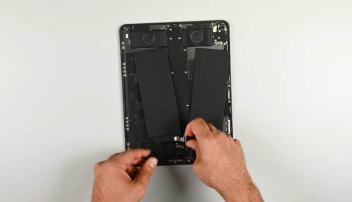 AirPods Pro 3 Reduced by Almost $100 (Open-Box with 1-Year Warranty), M3 iPad Air Priced at $250 Less, M5 iPad Pro, and More Deals