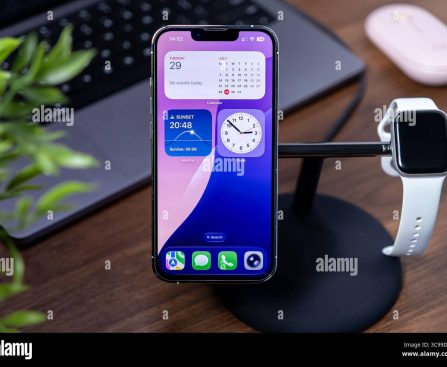 Carrot Weather Incorporates Data from The Weather Channel and Unveils an Improved Dynamic Interface