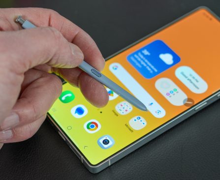 "Cost-Effective Wireless Option: Claim a Complimentary Samsung Phone with Tracfone's Latest Offer"