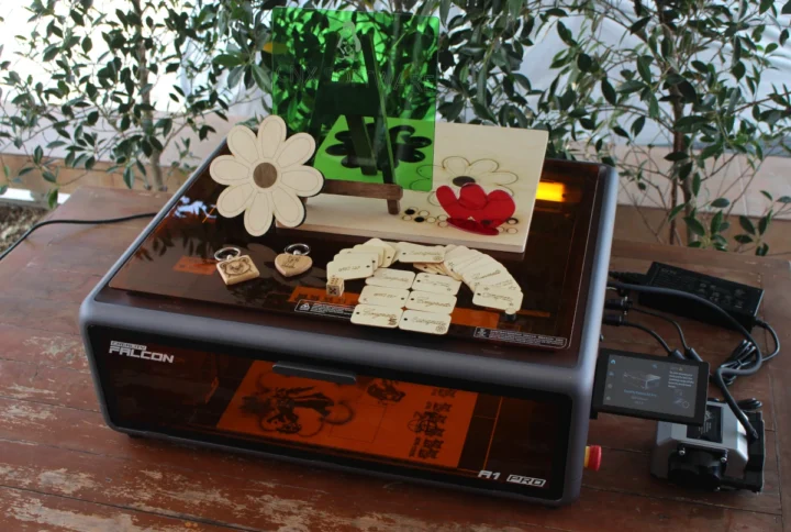 Creality Falcon A1 Pro Review - User-Friendly, Fully Enclosed 20W Laser Engraver with HD Camera - CNX Software