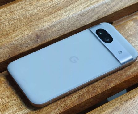 Google Favours Nano Banana Instead of Pixel Studio After Recent Update