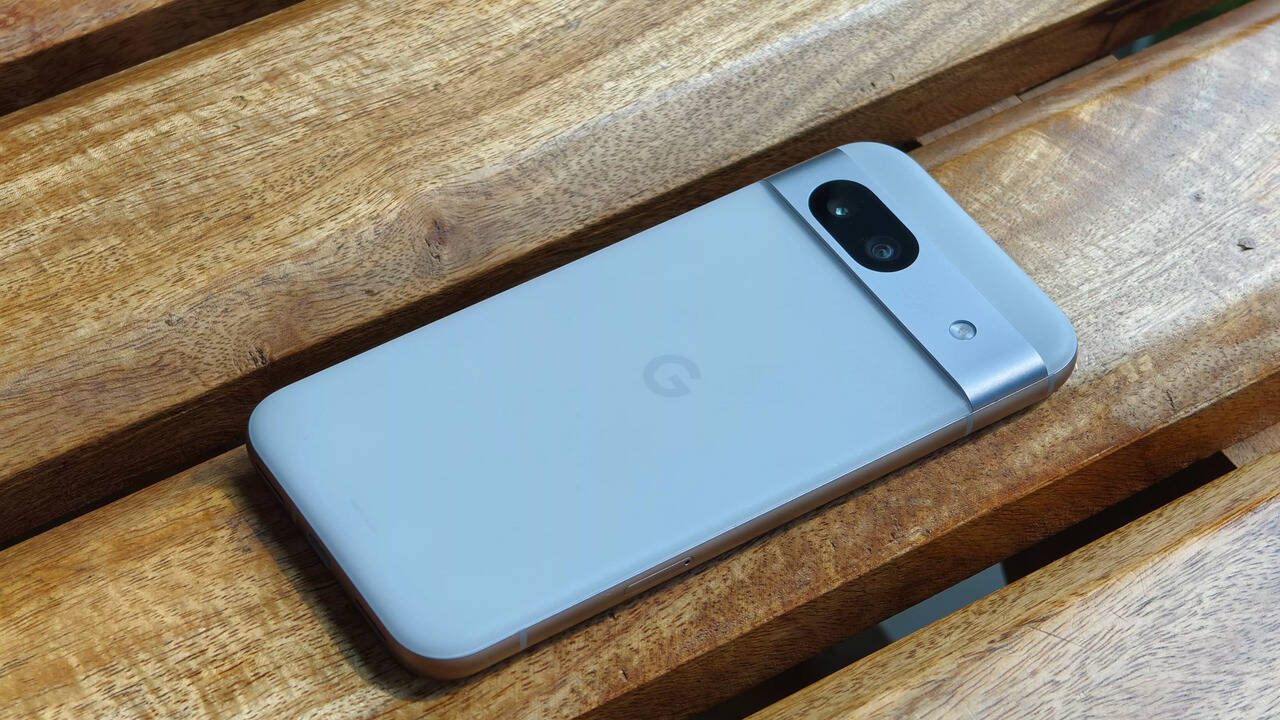 Google Favours Nano Banana Instead of Pixel Studio After Recent Update