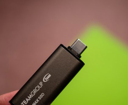 "How an SSD Flash Drive Solved My Pixel 10 Pro XL Storage Problems"