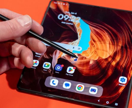 Motorola Set to Reveal Razr Fold Information at MWC 2026