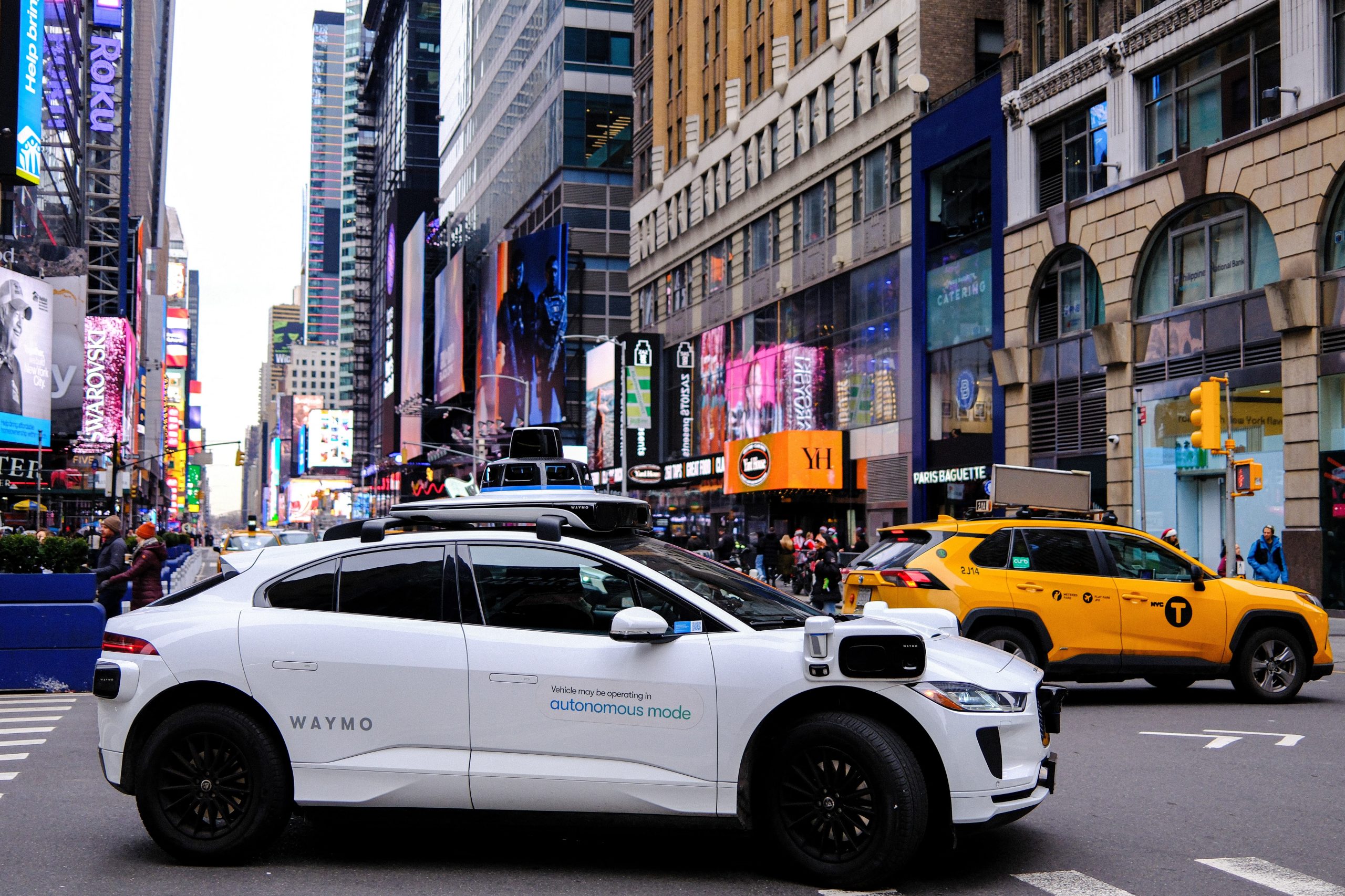 New York Abandons Robotaxi Legalization Plan, Setback for Waymo