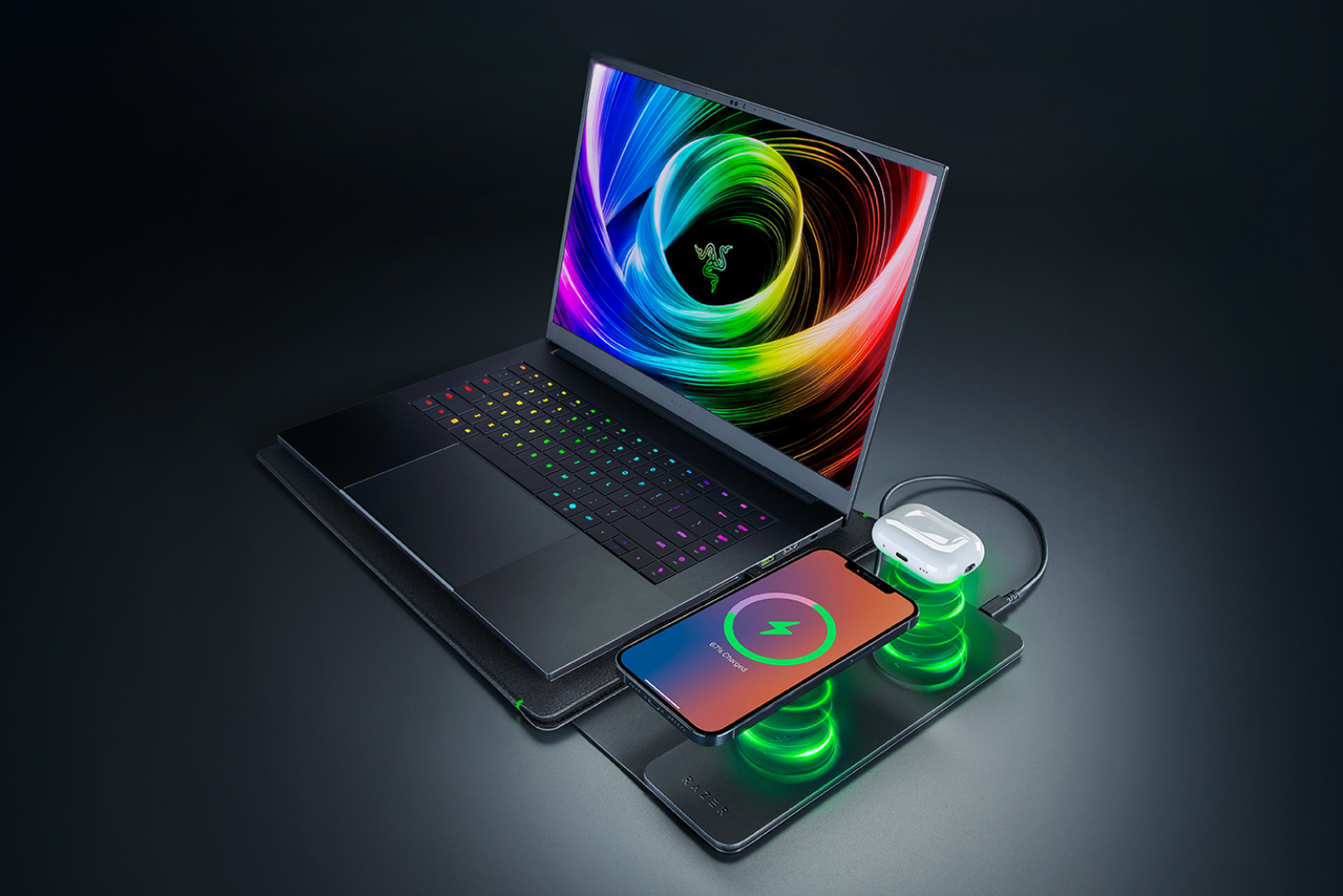 Razer's new laptop sleeve wirelessly charges other devices