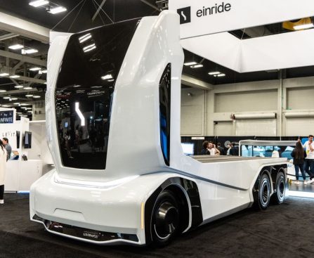 Self-Driving Truck Startup Einride Secures $113M PIPE Before Public Debut