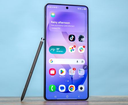 Advantages and Disadvantages of Acquiring a Galaxy S26: 5 Reasons to Purchase and 3 Reasons to Bypass