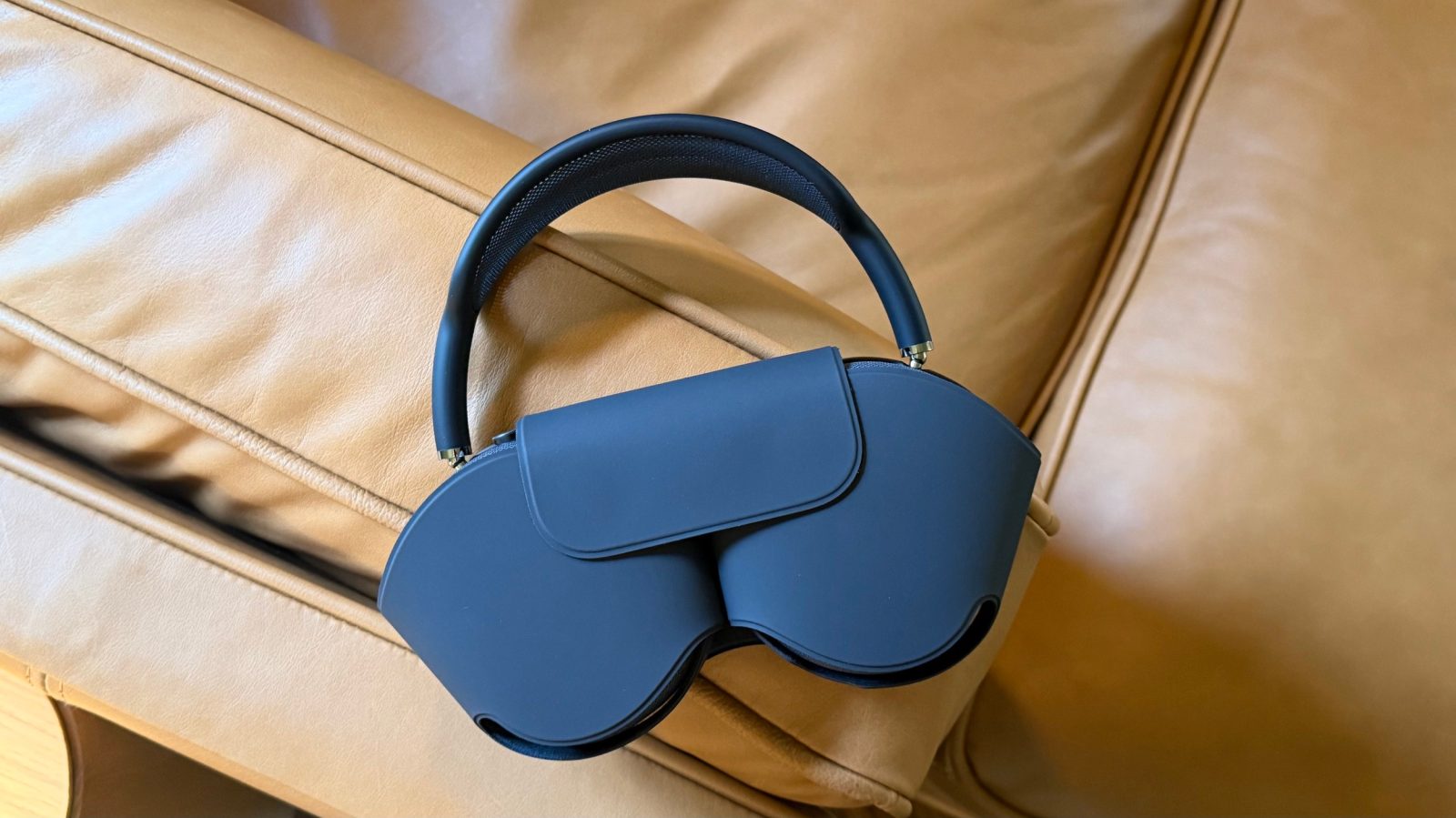 AirPods Max 2 Review: Incorporation of Contemporary Features in Premium Headphones