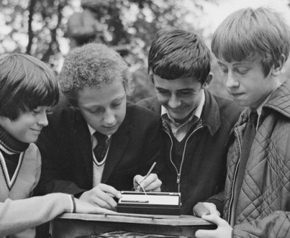 Amazon Customers Applaud This '60s Themed Device for Its Enjoyable and Retro Charm