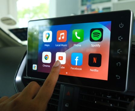 Android Auto Brings YouTube, Missing Essential Function