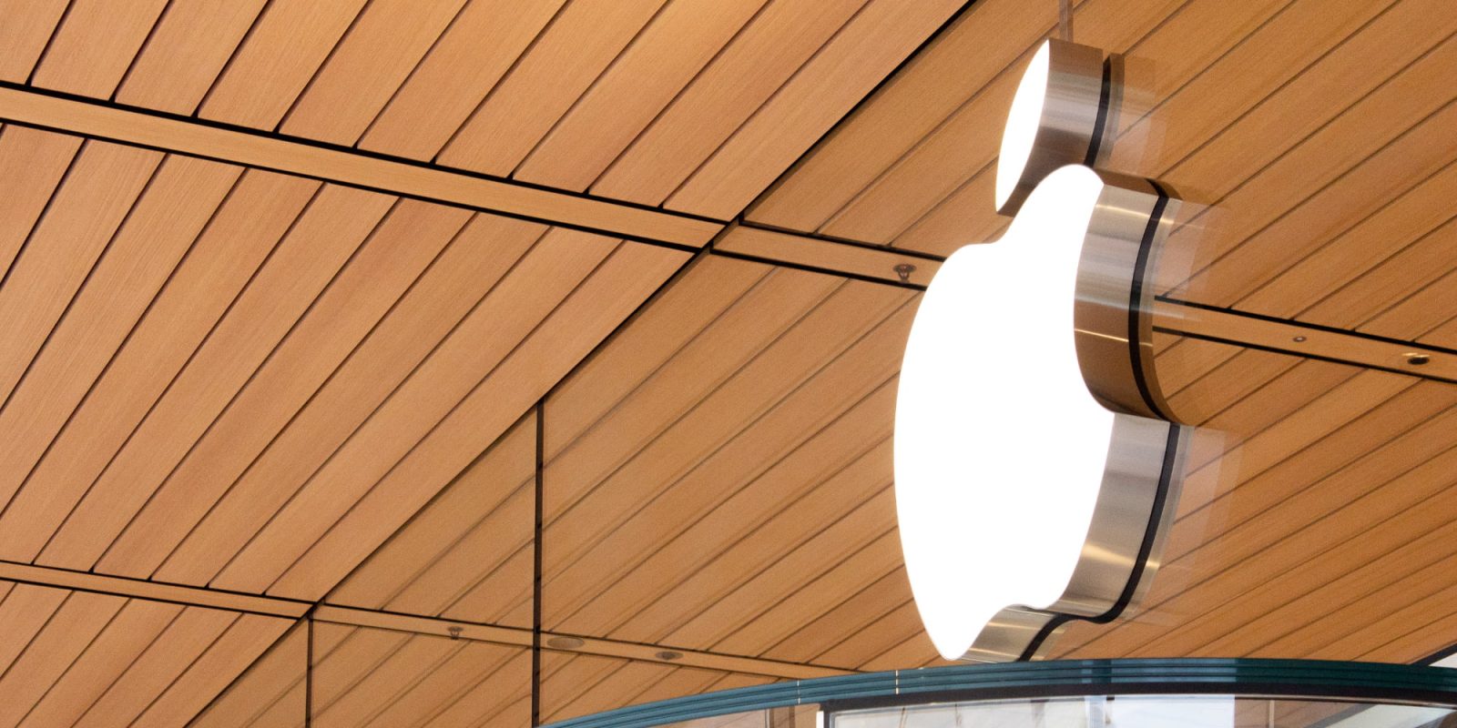 Apple Subsidiary Fined in the UK for Breaching Russia Sanctions Rules