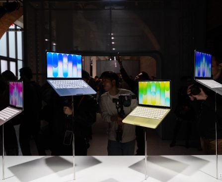 Apple Unveils Budget Laptop to Rival Chromebooks